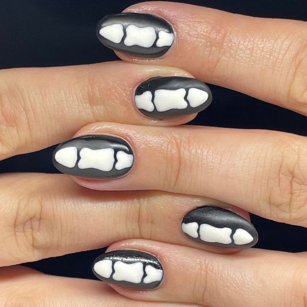 halloween-nail-ideas-Spooky-bones